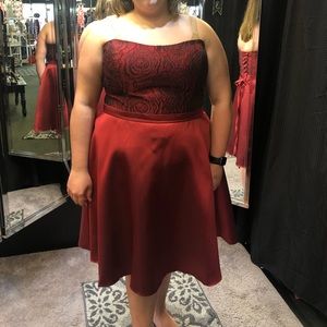 Sydney‘s closet homecoming dress